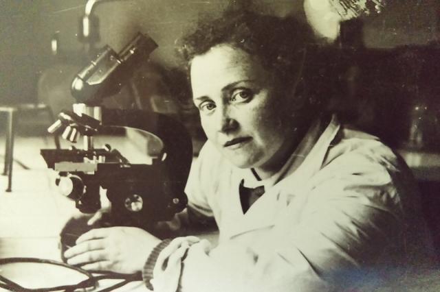 Dr. Sylvia Hoișie la Institutul Cantacuzino
