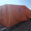 Bate vântul prin corturile pentru refugiați din Vama Siret, dar cozile de tiruri sunt uriașe