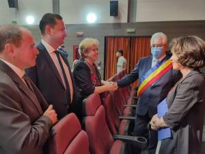 Excelența Sa, Laurence Auer, Ambasadorul Franței în România,împreună cu reprezentanții administrației locale și județene din Suceava