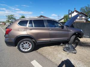 Pericol de explozie după coliziunea dintre o autocisternă şi un autoturism