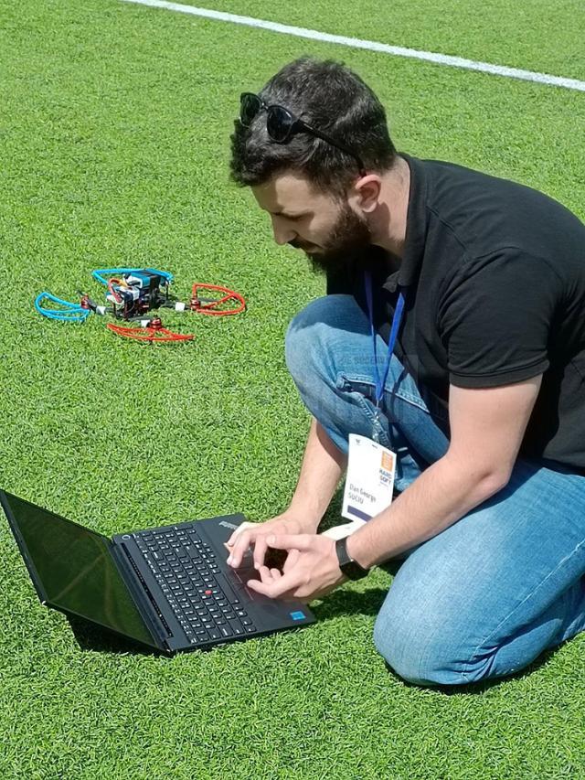 Controlul dronei cu ajutorul laptop-ului la Hard&Soft