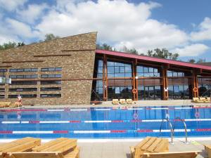 Primăria Fălticeni deschide pe 1 iunie parcul de aventură şi piscinele exterioare