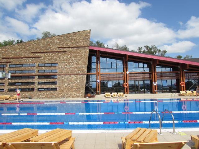 Primăria Fălticeni deschide pe 1 iunie parcul de aventură şi piscinele exterioare