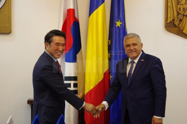 Ambasadorul Coreei de Sud in Romania, Rim Kap – Soo și noul consul onorific Dumitru Mihalescul