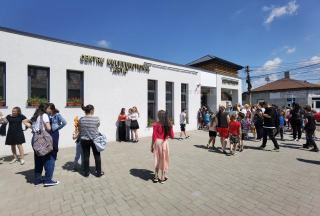 Inaugurare cu sute de invitați a Centrului Multifuncțional „Arta” din cartierul Ițcani