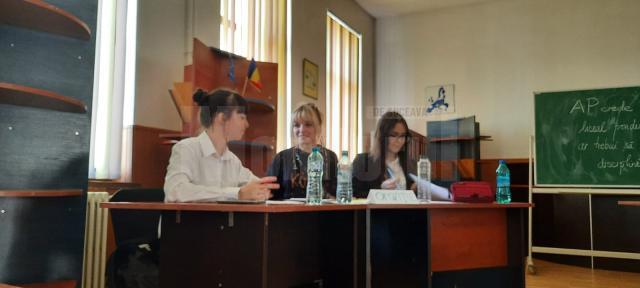 Competiție pentru aspiranții la statutul de membru al clubului „Ars Dicendi”, la Colegiul „Eudoxiu Hurmuzachi”