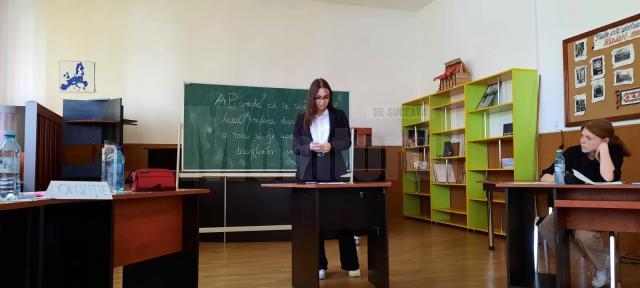 Competiție pentru aspiranții la statutul de membru al clubului „Ars Dicendi”, la Colegiul „Eudoxiu Hurmuzachi”