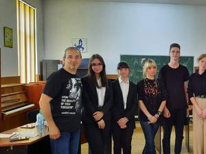 Competiție pentru aspiranții la statutul de membru al clubului „Ars Dicendi”, la Colegiul „Eudoxiu Hurmuzachi”