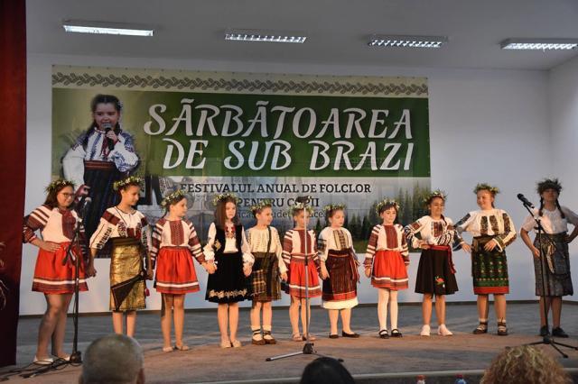 Festivalul “Sărbătoarea de sub brazi” a ajuns la ediția a 13-a