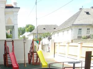 Grădinița cu program prelungit de pe strada Dobrogeanu Gherea a fost modernizată integral, pe fonduri europene, de Primăria Suceava