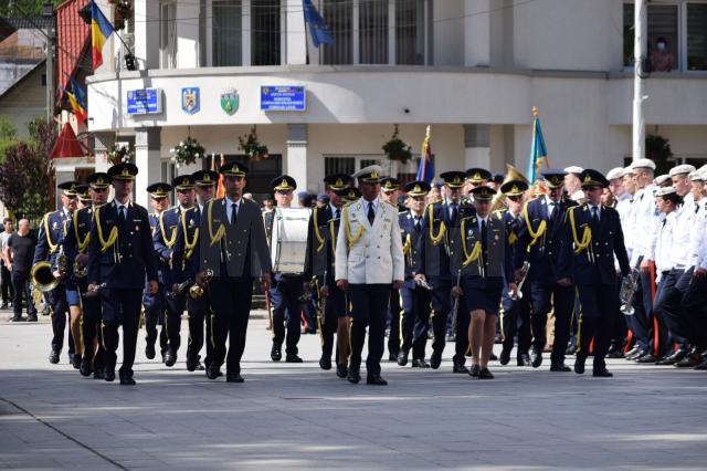 Festivitatea de absolvire a promoției 2022 – Colegiul Militar,  în centrul municipiului Câmpulung Moldovenesc. Foto Laurențiu Sbiera Sorin Băltățescu Larisa Dăscălescu