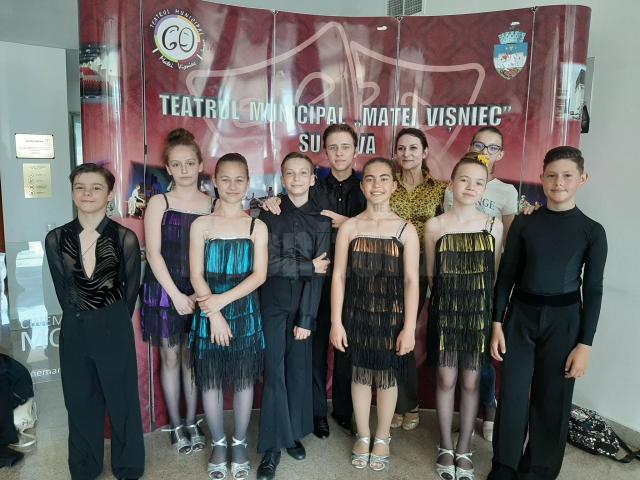 Formația de dans „Adalis” de la Palatul Copiilor Suceava, pe podium la Festivalul-Concurs Internațional de Gimnastică și Dans „Prietenia”