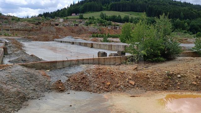 Așa arată acum zona fostei uzine de preparare a minereului de la Tarnița