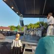 Ansamblul „Lăutarii” condus de maestrul Nicolae Botgros, pe scena de la Părhăuți