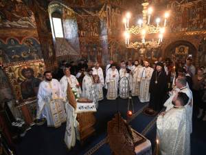 Liturghie arhierească la serbarea celui de-al doilea hram al Mănăstirii Humor. Foto: Constantin Ciofu