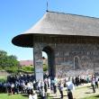 Liturghie arhierească la serbarea celui de-al doilea hram al Mănăstirii Humor. Foto: Constantin Ciofu