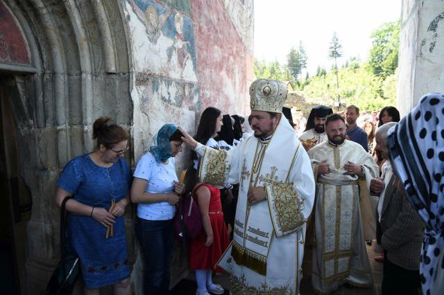 Liturghie arhierească la serbarea celui de-al doilea hram al Mănăstirii Humor. Foto: Constantin Ciofu