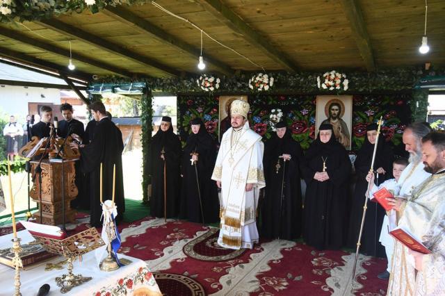 Liturghie arhierească la serbarea celui de-al doilea hram al Mănăstirii Humor. Foto: Constantin Ciofu