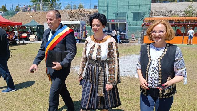 Primarul Cătălin Iordache și deputatele Angelica Fădor și Mirela Adomnicăi