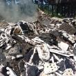 Deșeuri din polistiren și carton asfaltat erau arse pentru a fi eliminate, lucru interzis de lege