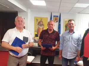 Semnarea contractului de reparații stradale în municipiul Suceava, între primarul Ion Lungu si reprezentanții asocierii de firme