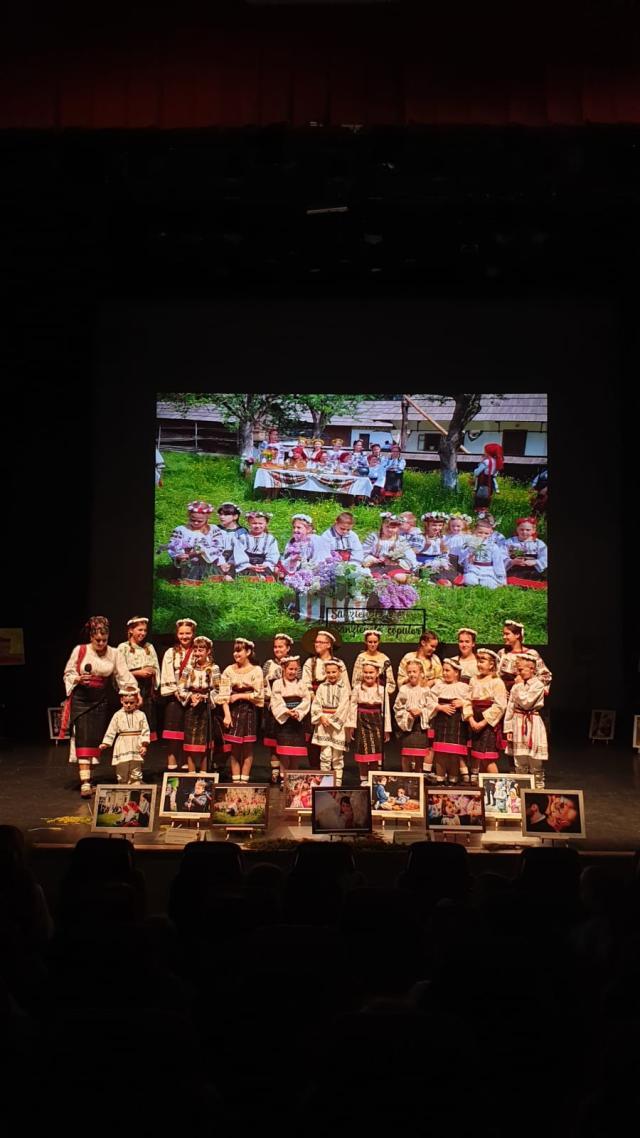 „Sânzienele copiilor”, festival-cultural filantropic pentru copii și tineret  desfășurat la Teatrul Municipal „Matei Vișniec” Suceava.  (3).jpg
