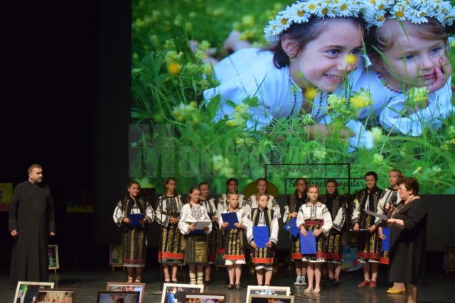 „Sânzienele copiilor”, festival-cultural filantropic pentru copii și tineret  desfășurat la Teatrul Municipal „Matei Vișniec” Suceava.  (6).jpg