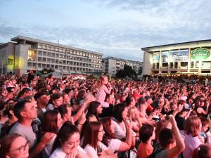 Peste 12.000 de spartiucipanți prezenți la concertele organizate in Centru, de Zilele Sucevei 2022 3