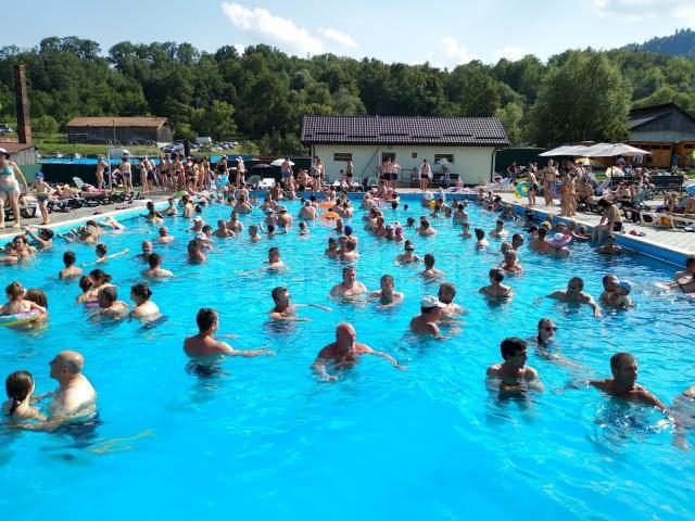 Clienții la aceste piscine sunt numeroși