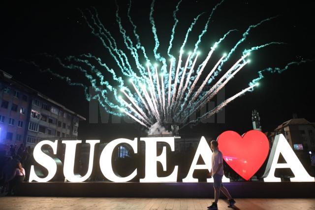 Spectaculoase focuri de artificii la Zilele Sucevei 2022 - foto Artistul