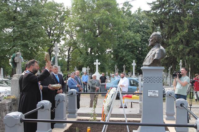 Mormântul monument istoric al lui Nicolae Gane, restaurat de Asociaţia „Fălticeni Cultural”