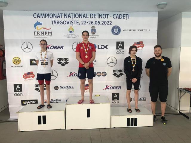 Înotătorii fălticeneni s-au întors cu 16 medalii de la Campionatul Naţional de cadeţi
