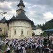 Mii de pelerini au fost prezenți la Sărbătoarea Sfântului Voievod Ştefan cel Mare de la Mănăstirea Putna