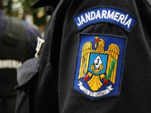 Jandarm lovit cu pumnul în față, la Zilele Putnei