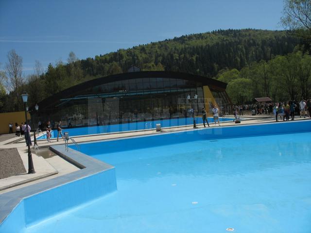 Aproximativ un sfert dintre cele 35 de piscine din județul Suceava au verificată calitatea apei de îmbăiere