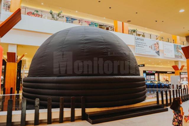 Descoperiți universul la Planetariul gonflabil cu diametrul de 8 metri, aflat la parterul Iulius Mall