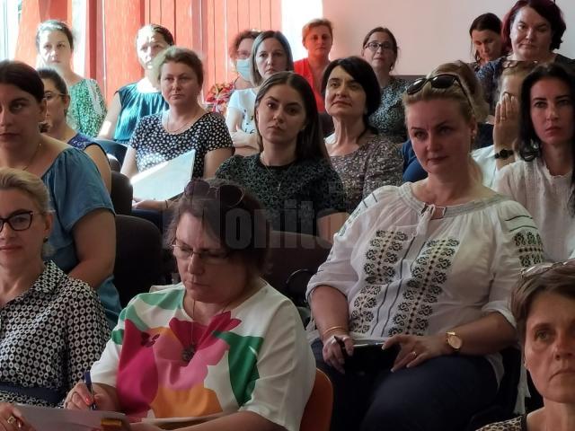 „Profesorul rezilient”, tema primei ediții a Școlii de vară „George Tofan”  Suceava