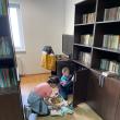 Mai mulți voluntari au muncit pentru ca biblioteca din Mitocu Dragomirnei să prindă din nou viață