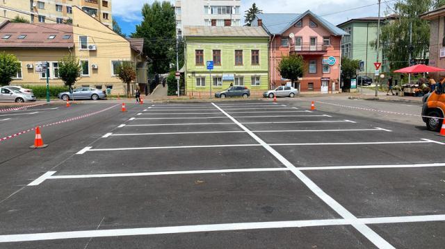 A fost reabilitată parcarea de pe str. Anastasie Crimca, din municipiul Suceava