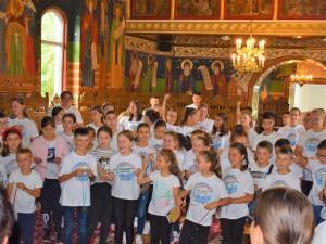 Zeci de copii au participat la Școala de vară „Copii la altar”, organizată de Parohia „Pogorârea Sfântului Duh” Bogdănești I