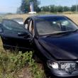 Autoturism abandonat la marginea E 85, cu grave avarii, după o urmărire cu poliția