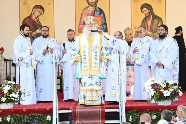 Sute de credincioași au participat, miercuri, 20 iulie 2022, la resfințirea bisericii monument a Mănăstirii „Sfântul Ilie” Șcheia