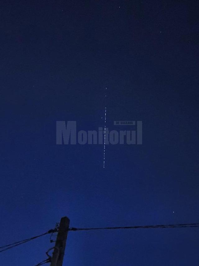 Noii sateliți Starlink ai lui Elon Musk, vizibili pe cerul Sucevei