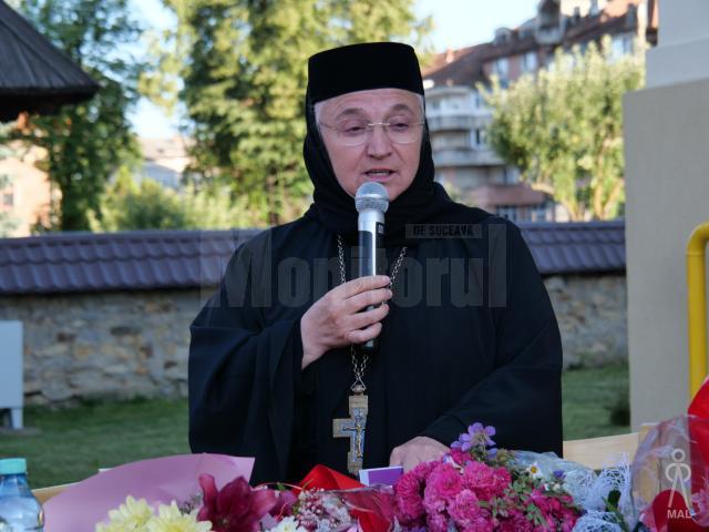 Stavrofora dr. Gabriela Platon, stareța Mănăstirii Voroneț