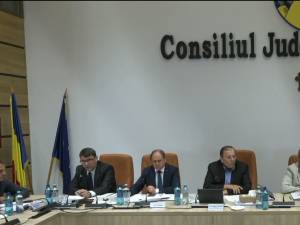 Consilierii județeni au aprobat să angajeze avocați pentru procesele cu drumarii care au reziliat contractul pe axa Suceava-Iași