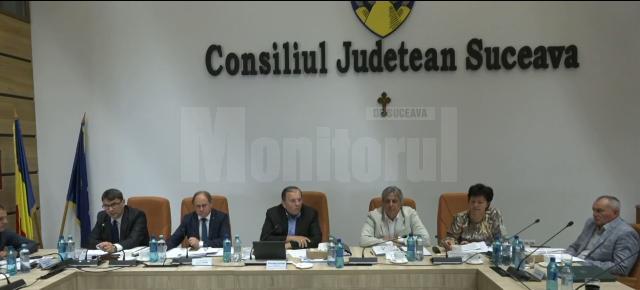 Consilierii județeni au aprobat să angajeze avocați pentru procesele cu drumarii care au reziliat contractul pe axa Suceava-Iași
