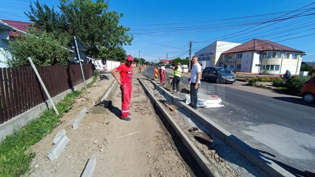 Primarul Eduard Dziminschi a inspectat șantierul pistei de biciclete