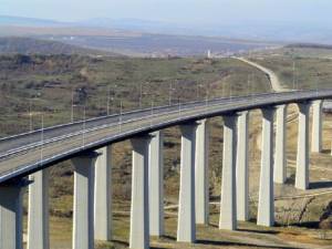 Viaduct de peste 1000 de metri, peste calea ferată, propus pe ruta alternativă Suceava-Botoşani