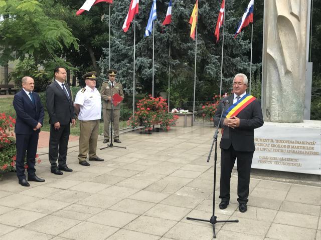 Ziua Imnului Național a fost sărbătorită în Piața Tricolorului din Suceava