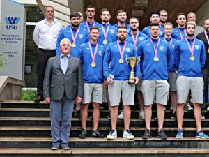 Handbalistii de la USV au fost primiti ca niste campioni la revenirea de la Europene